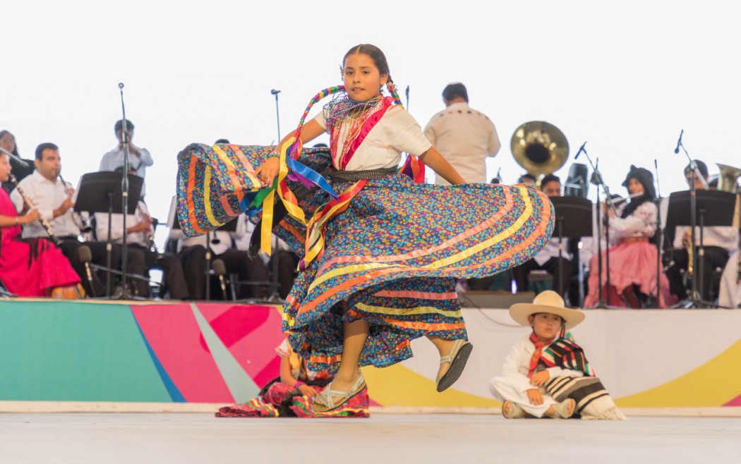 Niñas y niños de Oaxaca comparten con alegría y tradición su Guelaguetza (4) (1)