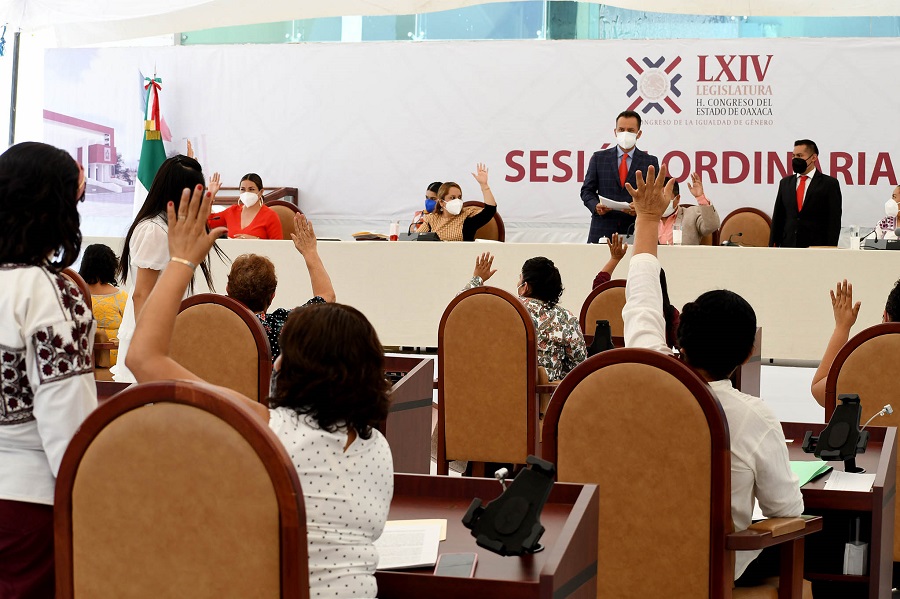 FOTO 1 Demanda Congreso mesa de trabajo sobre feminicidios en Oaxaca