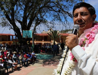 Salomón Jara inicia campaña  con los más pobres del país