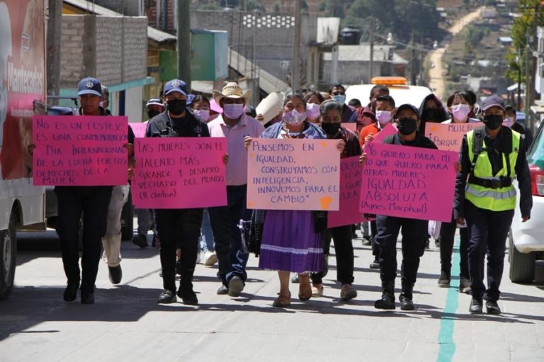 Por 1a vez se conmemora en Chalcatongo el Día Internacional de la Mujer ...