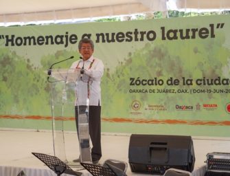 Oaxaca de Juárez rinde homenaje a emblemático Laurel