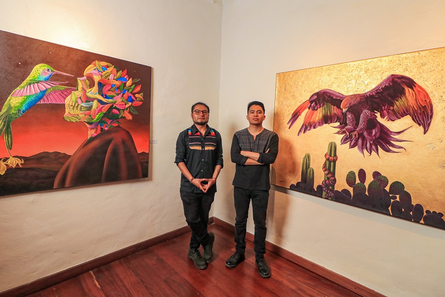 Hugo pacehco y el pintor Carlos Bazan Ramos. exposicion en villa de leyva colombia