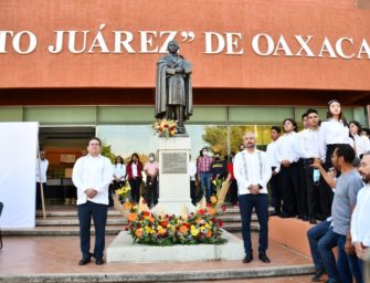 Juárez siempre vigente en la UABJO: Rector Cristian Carreño